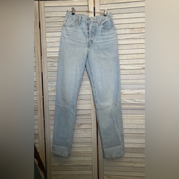 Levi’s 501 Jeans - Picture 1 of 5